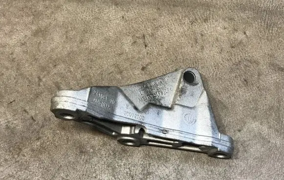 BMW 1 F20 F21 Engine mounting bracket 7810698