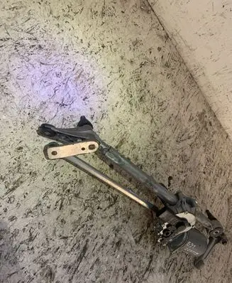 BMW 3 E90 E91 Front wiper linkage 697826301