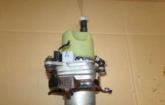 Volvo V50 Power steering pump