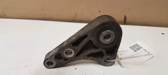 Volvo V40 Engine mounting bracket 31277076