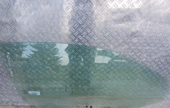 Fiat Stilo Front door window glass four-door