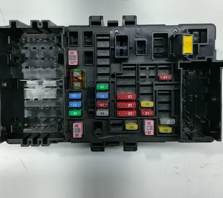 Cadillac Escalade IV Fuse box set 84114433 326302247 718845576