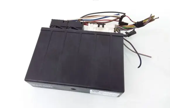 BMW 5 E34 Comfort/convenience module 1384204 61351384204
