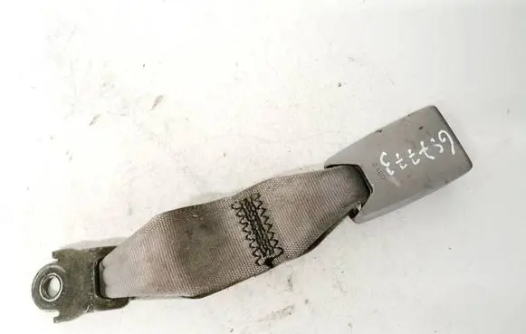 Mazda 626 Rear seatbelt buckle