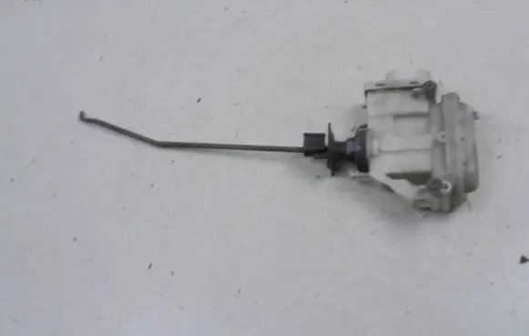 Volkswagen PASSAT B3 Central locking motor 357862153H