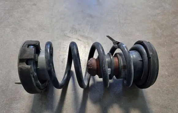 Chrysler Pacifica Rear coil spring P68231026AA P68218023AB 68231026AA