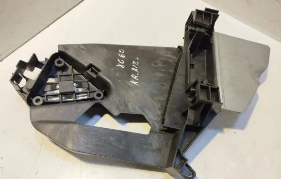 Rear door exterior handle/bracket