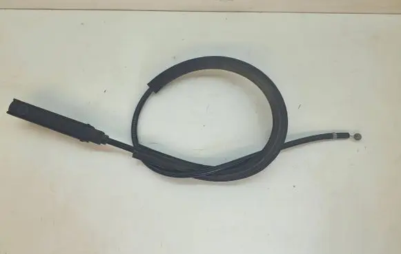 Audi A3 S3 A3 Sportback 8P Engine bonnet/hood lock release cable 8P0823535C