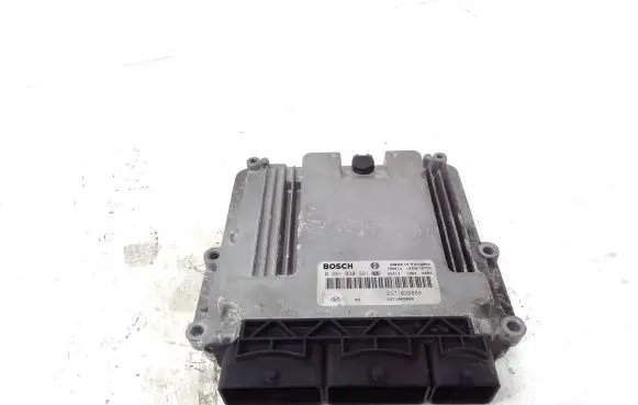 Opel Vivaro Engine control unit/module 237103888R 237104588R 0281030991