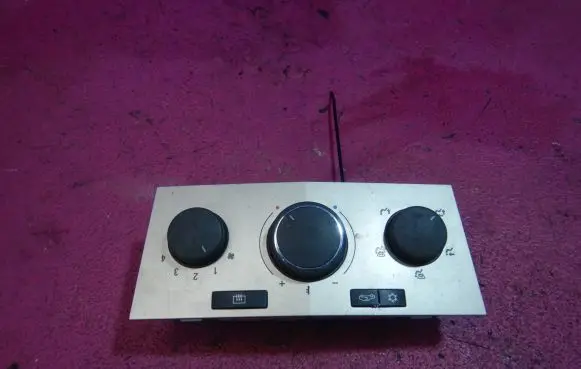 Opel Astra H Interior fan control switch 13269484