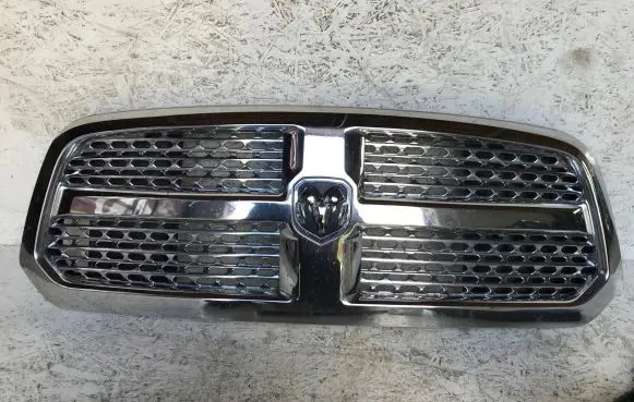 Dodge VAN RAM Front bumper upper radiator grill
