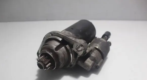 Volkswagen Golf VI Starter motor 0001121408