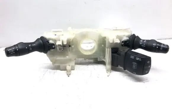 Wiper turn signal indicator stalk/switch