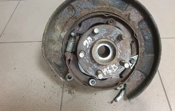 Subaru Outback Rear wheel hub