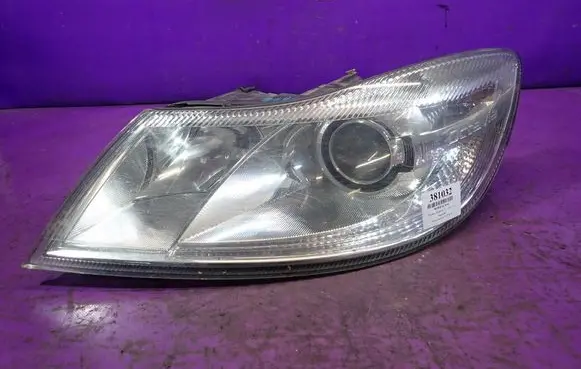Skoda Octavia Mk2 (1Z) Headlight/headlamp 16788801LI