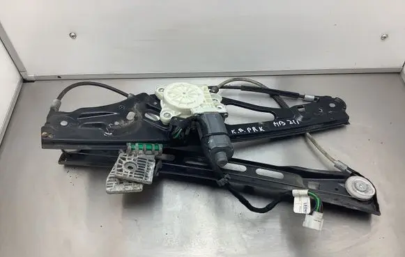 Mercedes-Benz E W211 Front door window regulator with motor A2117200146