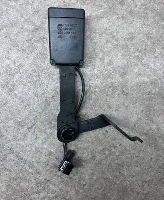 BMW 6 G32 Gran Turismo Rear seatbelt buckle 7382248