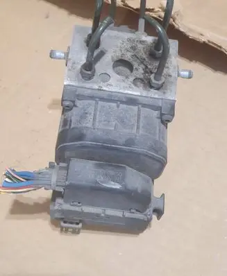 Toyota Corolla E120 E130 ABS Pump