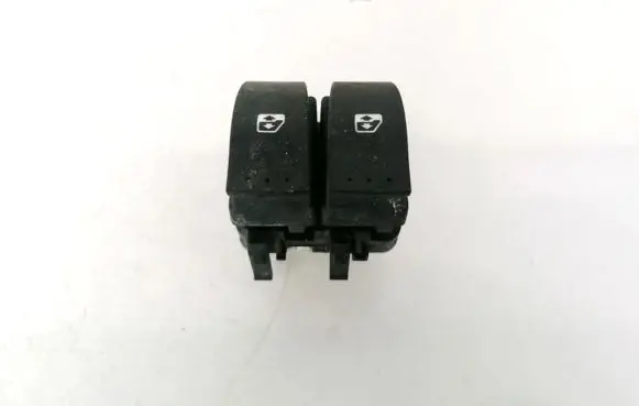 Renault Laguna II Electric window control switch 015090B