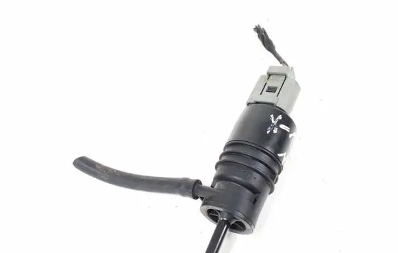 BMW X1 E84 Windscreen/windshield washer pump 7302589