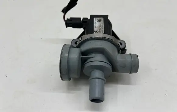 Mercedes-Benz CLA C118 X118 Fuel tank valve A2474703602 A0004700200