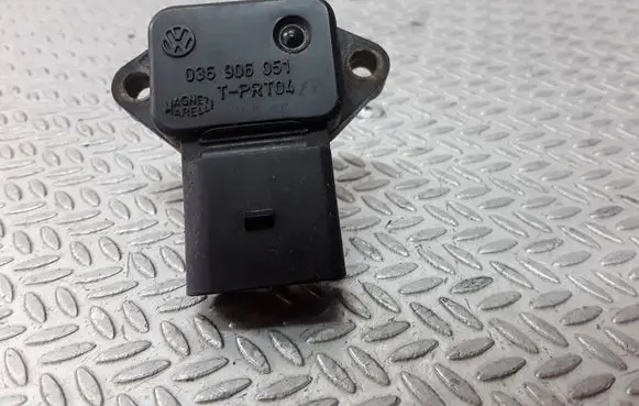Volkswagen Golf IV Air pressure sensor 036905051