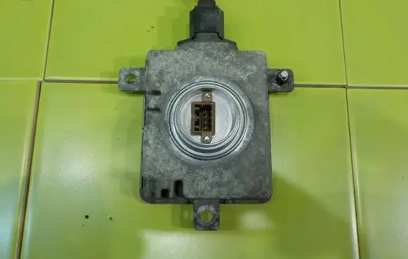Honda Accord LED ballast control module W3T19371 ZP3