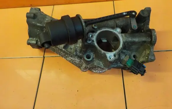 Opel Insignia A EGR valve line/pipe/hose 