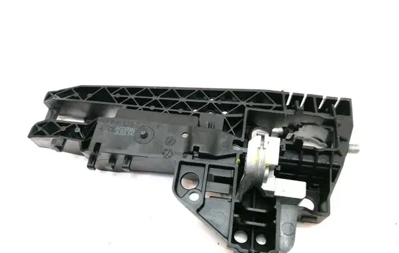 Rear door exterior handle/bracket