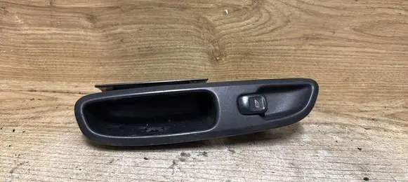 Volvo V70 Electric window control switch 9193301