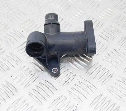 Volkswagen PASSAT B5 Other engine bay part 058121133B