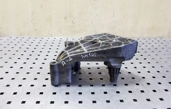 Audi A2 Engine mounting bracket 045199207