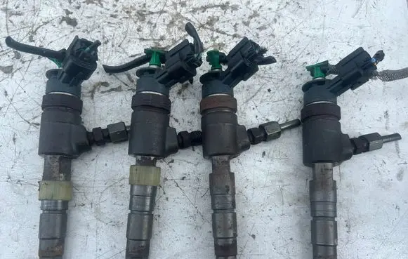 Peugeot 308 Fuel injectors set 0445110340 870692