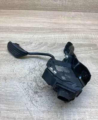Toyota Yaris Accelerator throttle pedal 781100D040 RHD