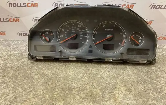 Volvo V70 Speedometer (instrument cluster) 30746112 8673802 8602886
