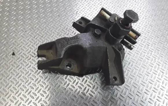 Volvo S70 V70 V70 XC Fuel filter bracket/mount holder 074127445A