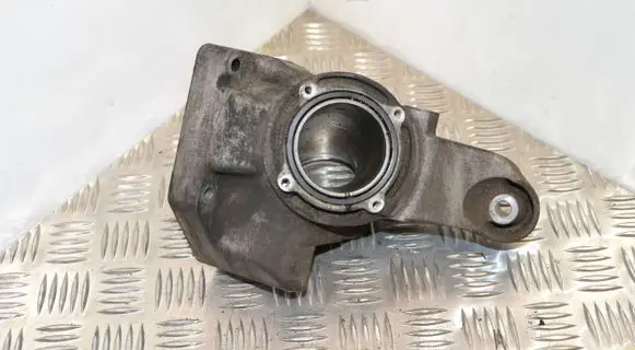 Mercedes-Benz C W204 Engine mounting bracket A6462230604 GD01415