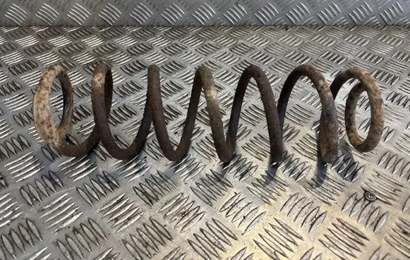 Volkswagen Golf IV Rear coil spring