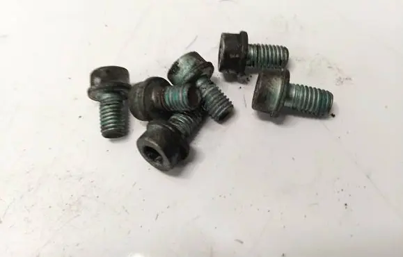 Audi A6 S6 C6 4F Nuts/bolts 