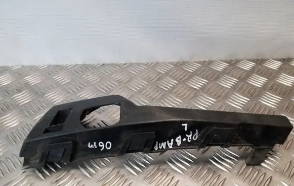 Ford Focus Front bumper mounting bracket 4M5117E857AC