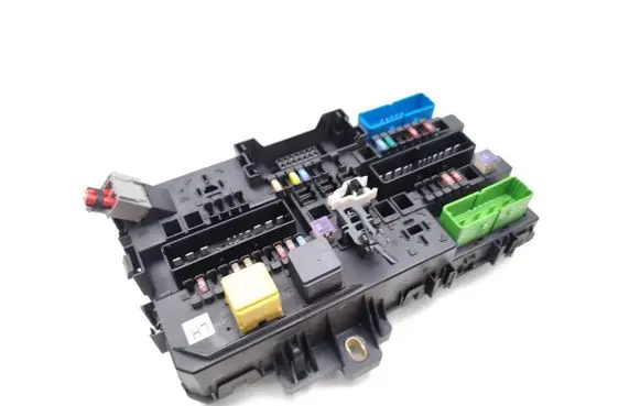 Opel Zafira B Fuse module 13268286 5DK008669 5DK008669-24