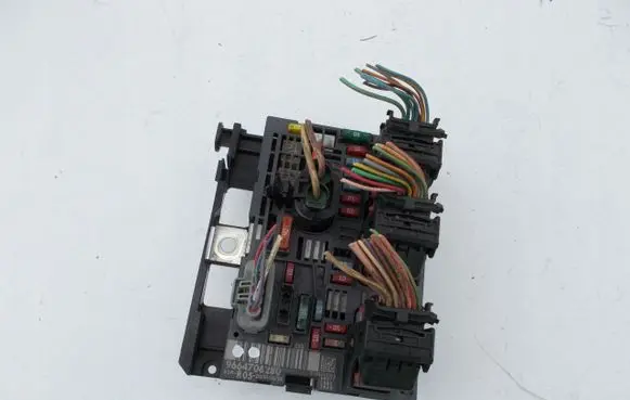 Peugeot 308 BSM Control unit 9664706280