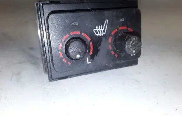 Lexus RX 330 - 350 - 400H Seat heating switch 453421