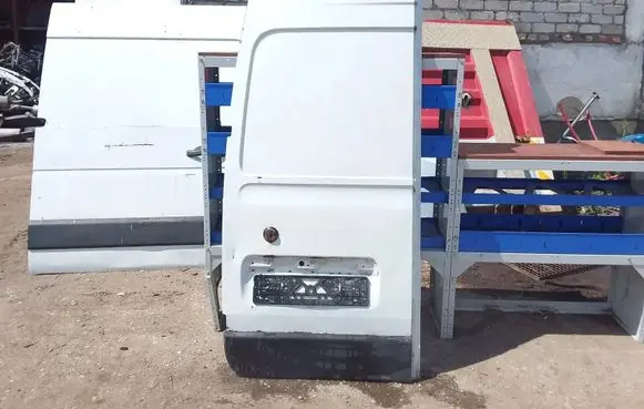 Renault Master III Rear door 