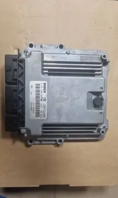 Renault Trafic III (X82) Engine control unit/module 237103888R 1039S70779 0281030991