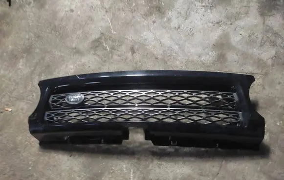 Front bumper upper radiator grill
