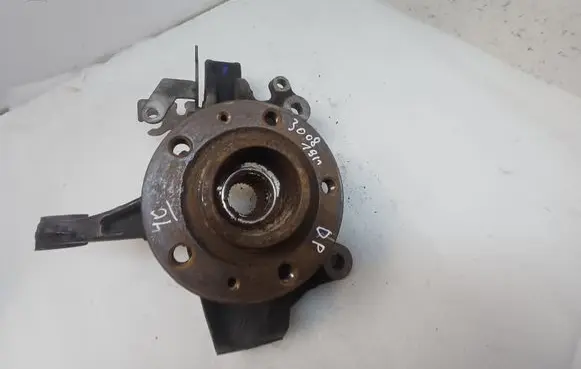 Front wheel hub