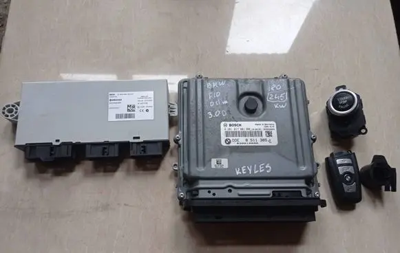 BMW 5 F10 F11 Engine ECU kit and lock set 8511385