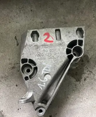 Seat Toledo IV (NH) Engine mounting bracket 03L199207A V200KTS31
