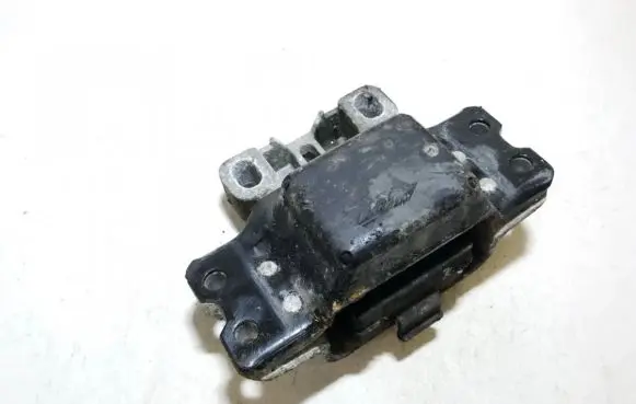 Volkswagen Caddy Engine mount bracket 1k0109555